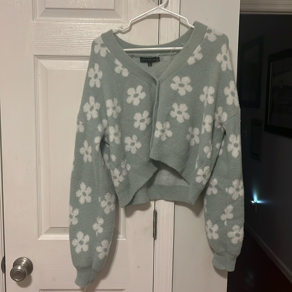 Green White Flower Sweater Cute for Winter